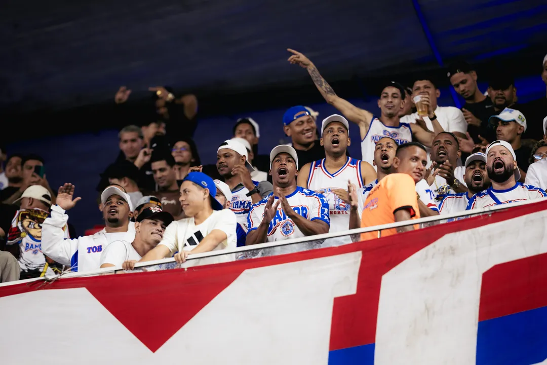 Torcida do Bahia contra o Remo pela volta da Copa do Brasil