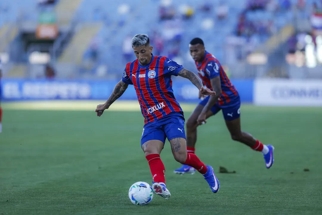 'Kike' Olivera em campo pelo Bahia