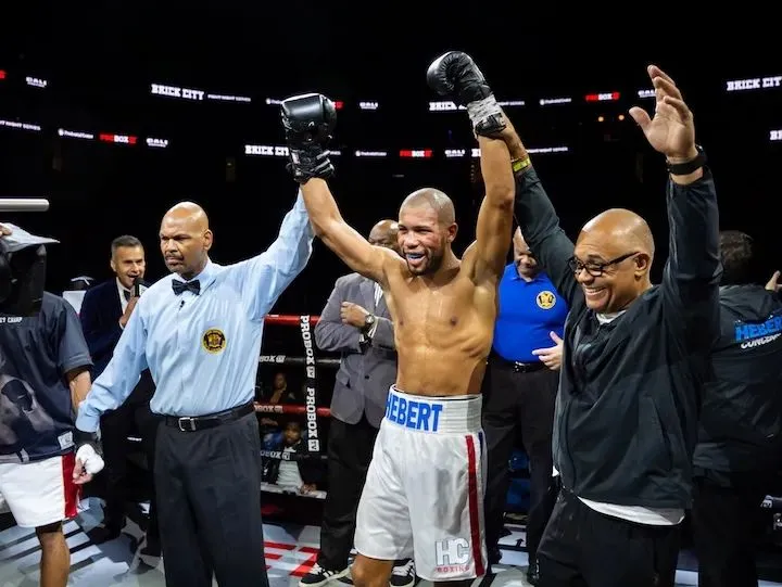 Hebert Conceição se mantém invicto no boxe profissional