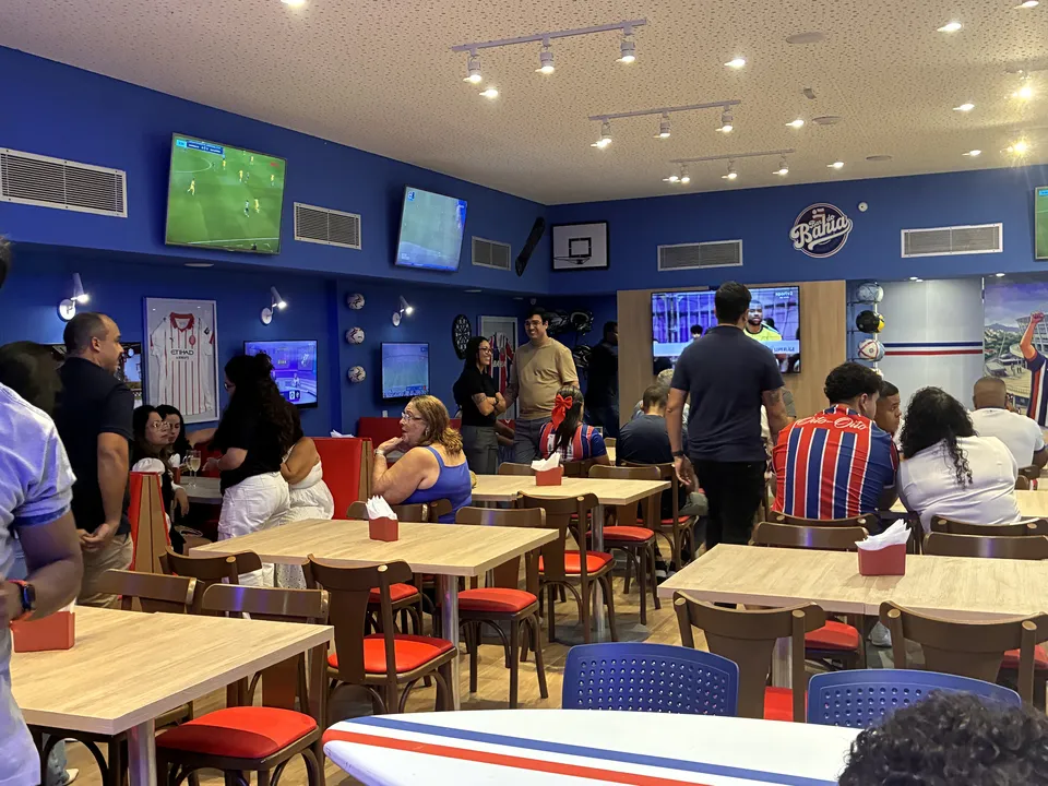 Imagem ilustrativa da imagem Bar do Bahia: conheça espaço dedicado ao torcedor tricolor em Salvador