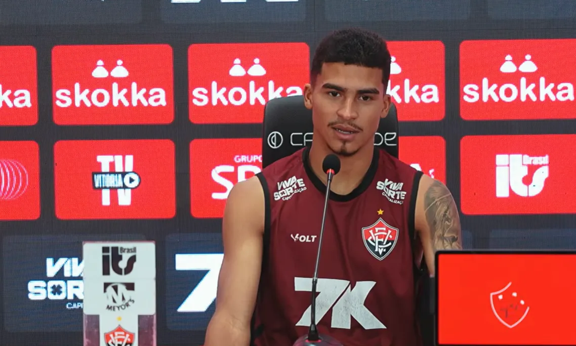 Renê durante entrevista coletiva