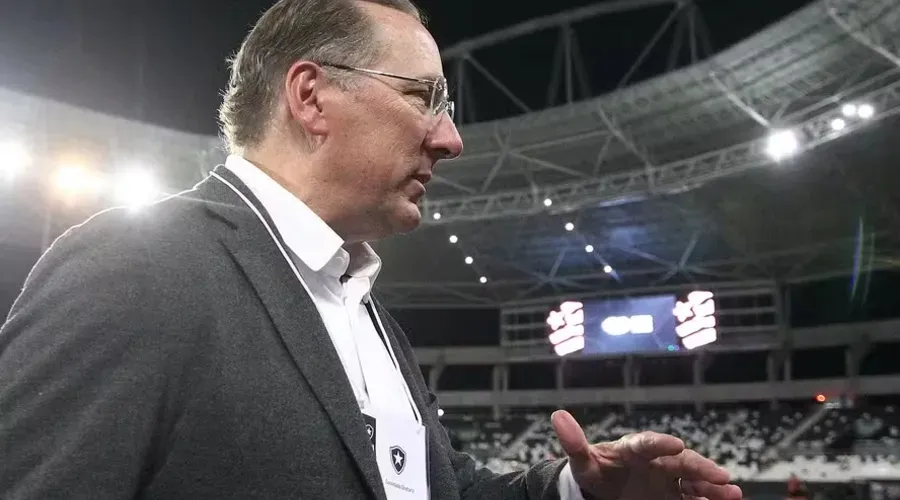 Conflito marca o fim da era do "caixa único" entre os clubes de John Textor