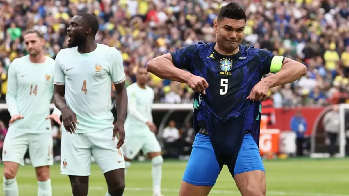 Casemiro pela Seleção Brasileira contra a França