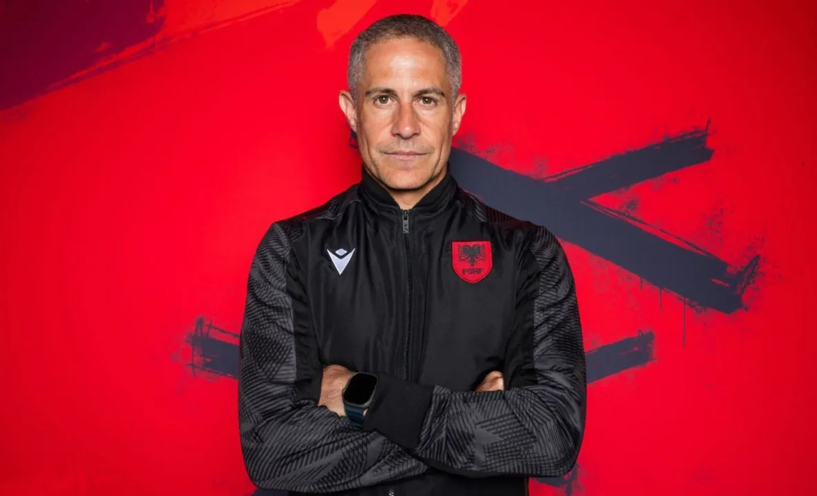 Sylvinho, técnico da Albânia
