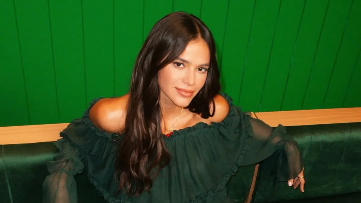 Imagem ilustrativa da imagem Bruna Marquezine exibe mudança radical após procedimento estético