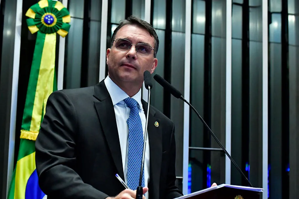 Senador Flávio Bolsonaro é pré-candidato à Presidência da República