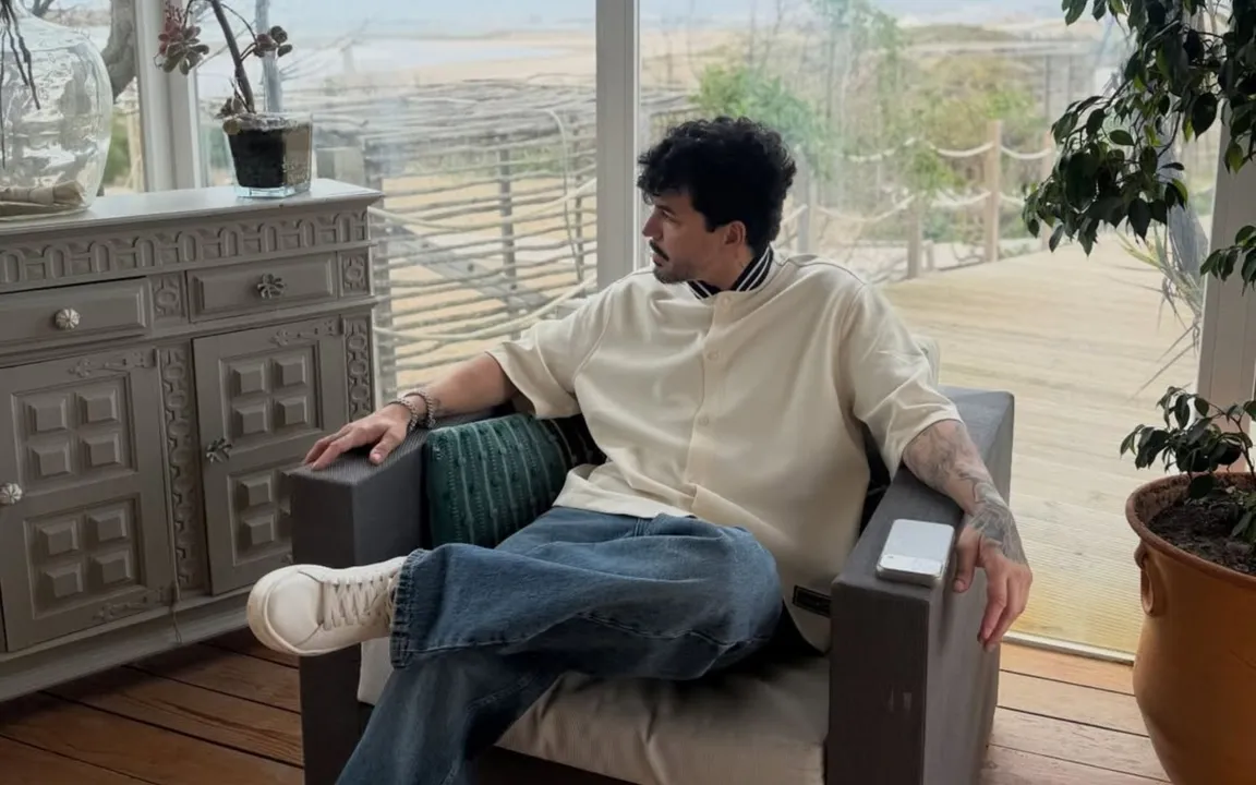 O artista anunciou o cancelamento dos shows na web