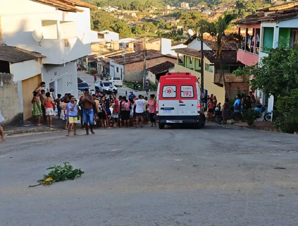 Samu chegou a ser acionado e esteve na casa, mas os dois não resistiram.