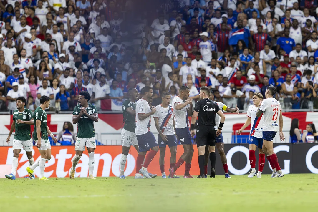 David Duarte subiu o tom contra arbitragem após derrota do Bahia