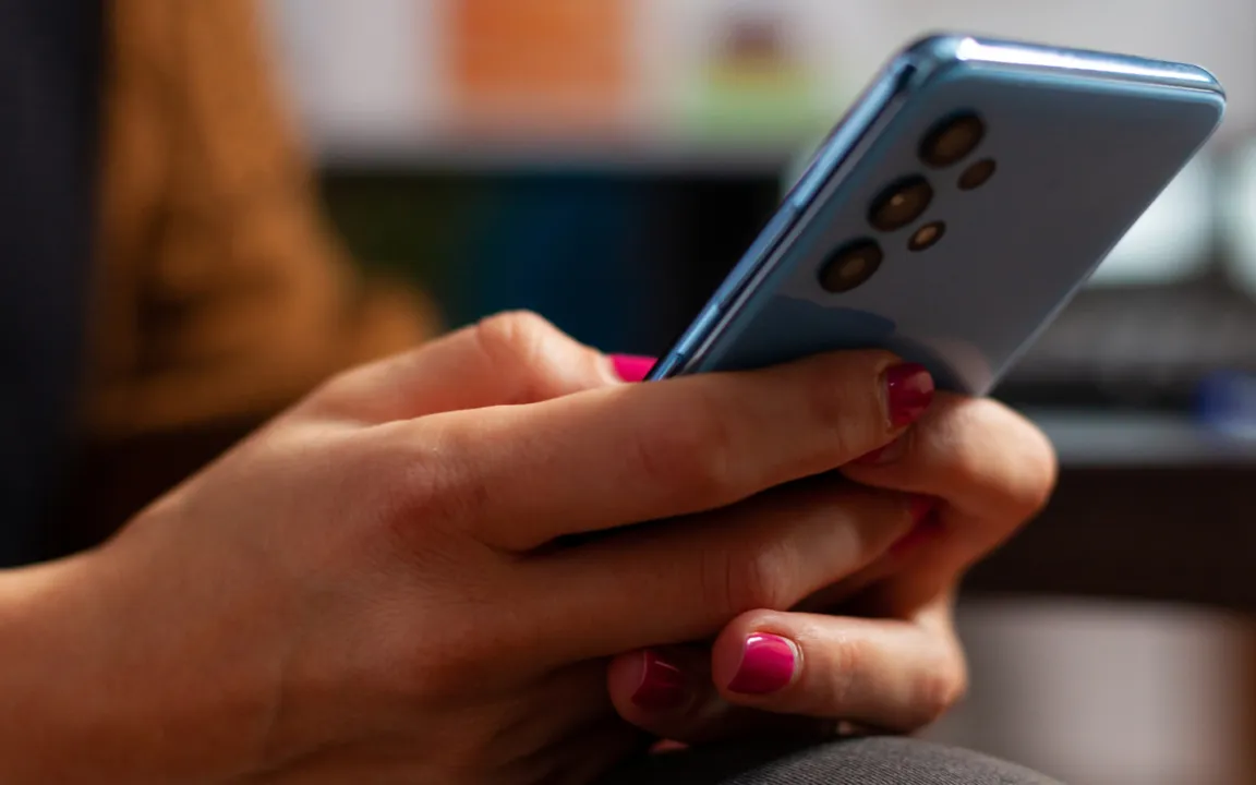 Os aoarelhos celulares serão bloqueados de forma remota