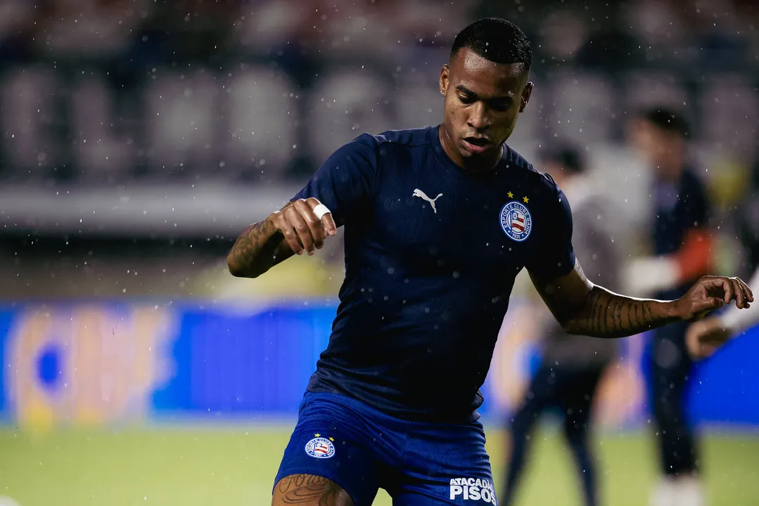 Técnico tricolor admitiu má atuação do volante, mas garantiu que não pretende abrir mão do jogador no Bahia