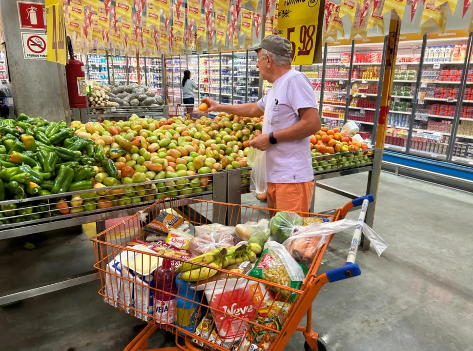 Preço da cesta básica chega a R$ 609,60 e pressiona orçamento em Salvador