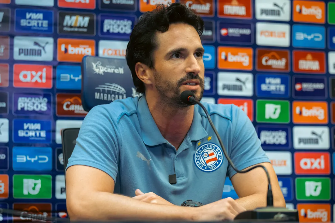 Charles Hembert em coletiva