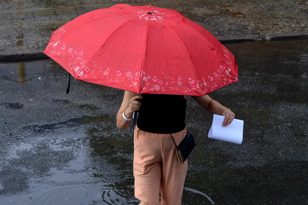 Estão previstas chuva forte e ventos intensos