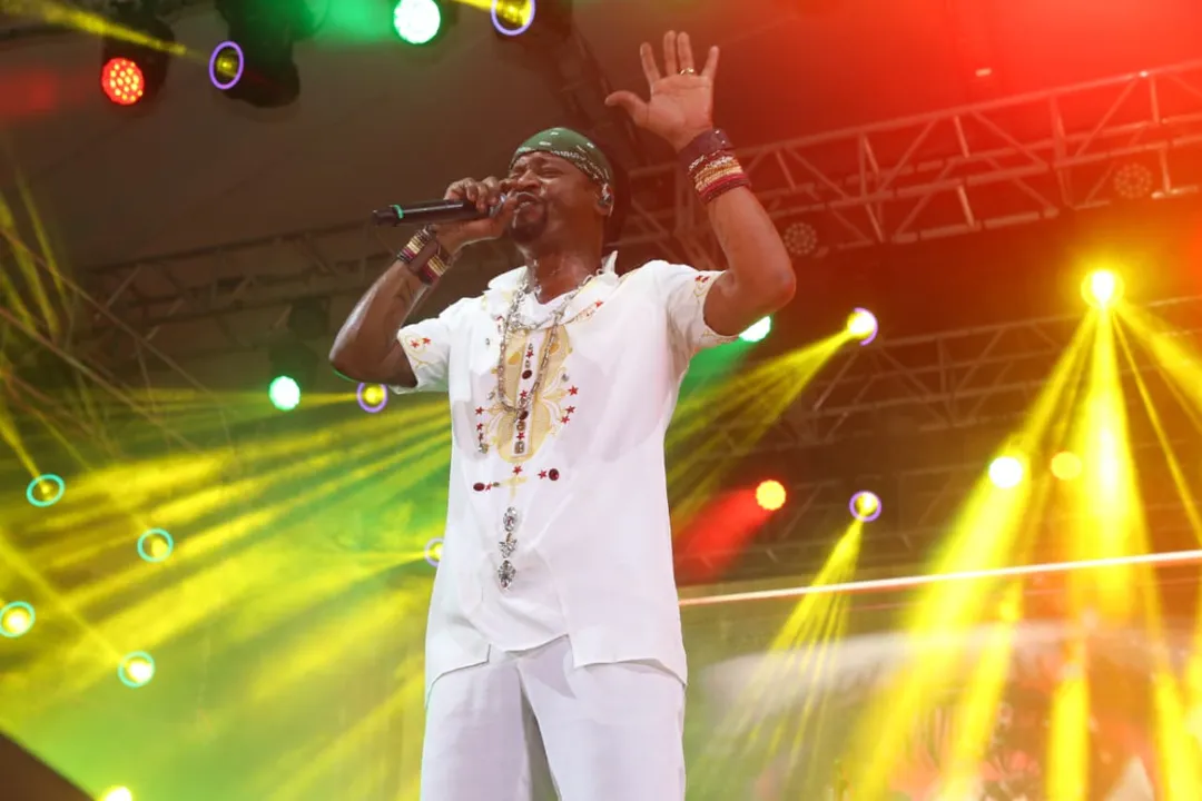 Cidade Negra celebra 30 anos do álbum 'Sobre Todas as Forças' com show histórico em Salvador