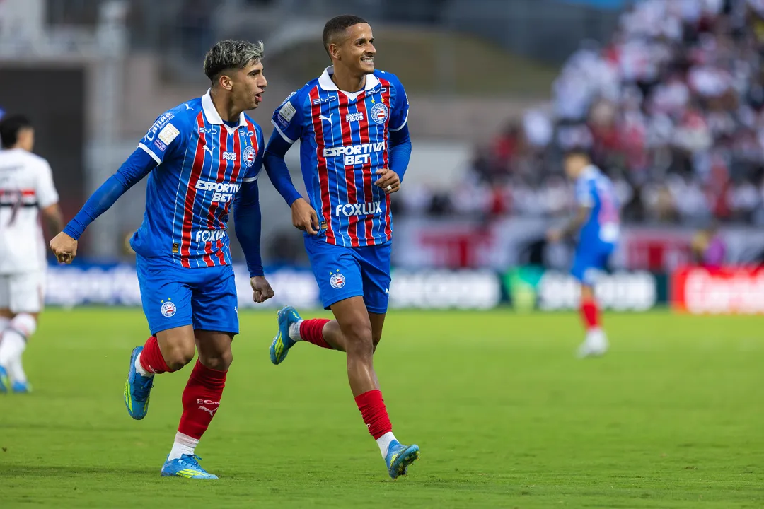 Lateral do Bahia atinge marca de 2025 em apenas 19 jogos
