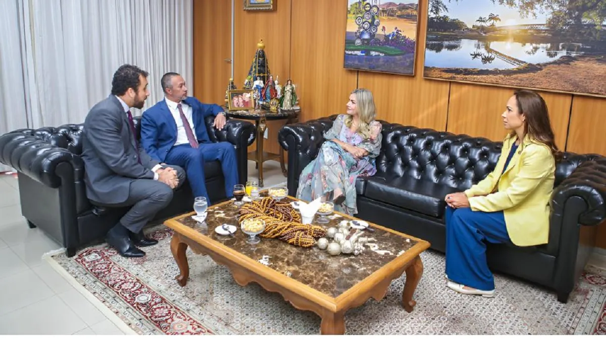 Ivana Bastos se reuniu com o embaixador dos Emirados Árabes Unidos, Sharif Alsuwaidi, nesta terça-feira, 19.