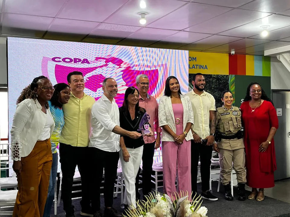 Apresentação da copa Loreta Valadares