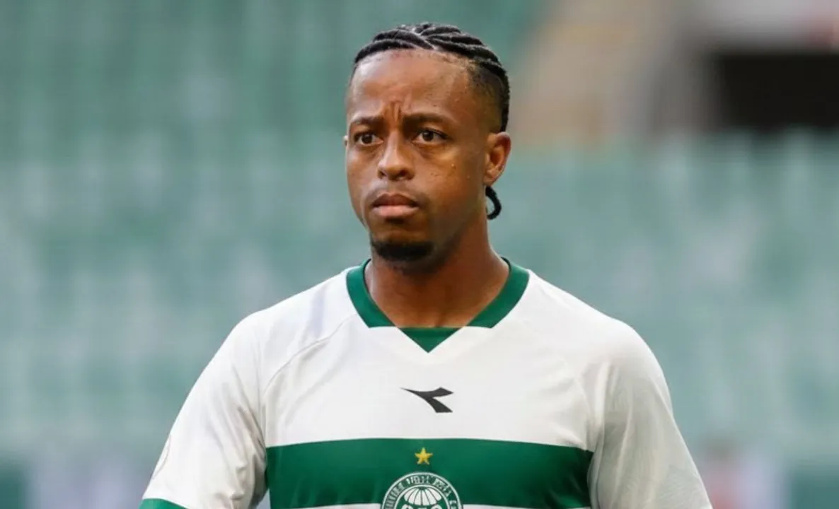 Keno em campo pelo Coritiba