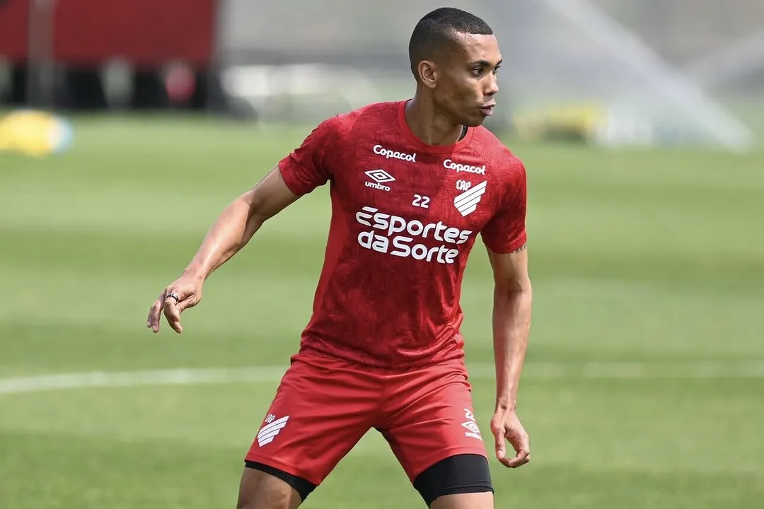 Lateral-direito Madson