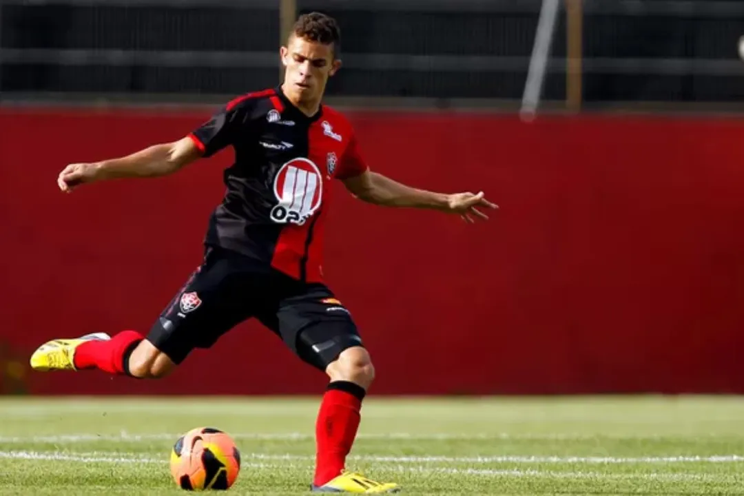 Gabriel Paulista pelo Vitória