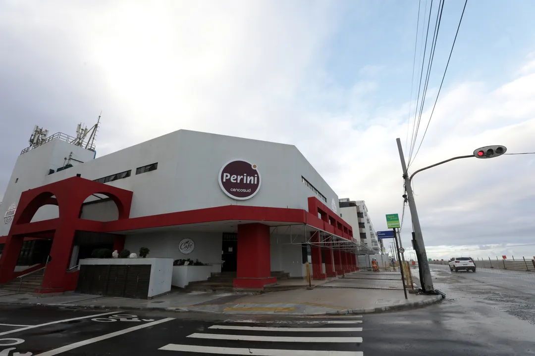 Fachada da Perini, na Pituba, Salvador (BA)