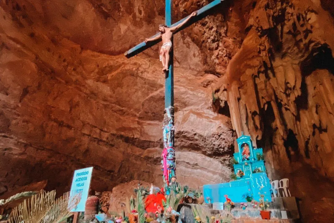 Gruta de Patamuté está localizada na cidade de Curaçá