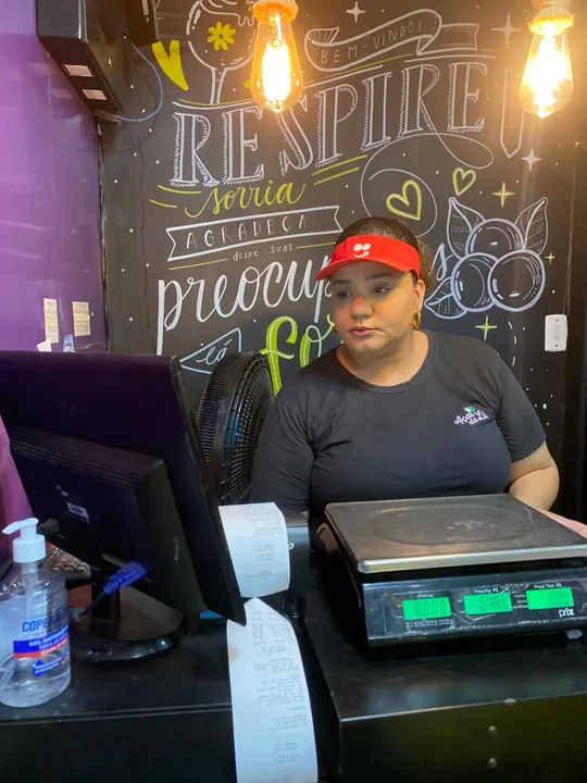 Luciana Gama, de 38 anos, dona do Açaí da Lu, localizado no Nordeste de Amaralina