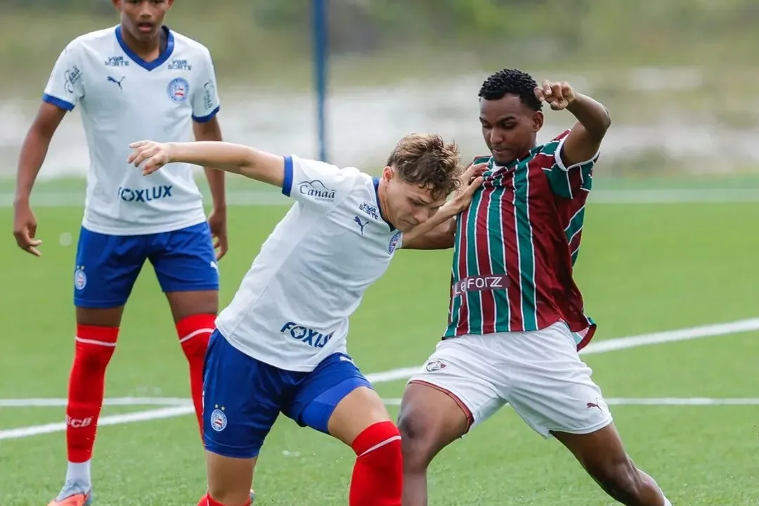 Dell em campo pelo Bahia