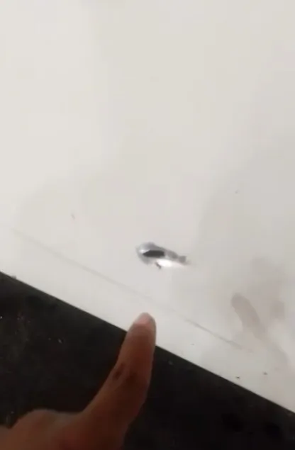 Ônibus atingido a tiros no Vale das Pedrinhas