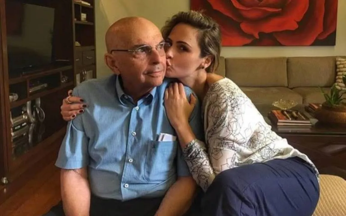 Ana Paula Renault ao lado do pai, Gerardo Renault