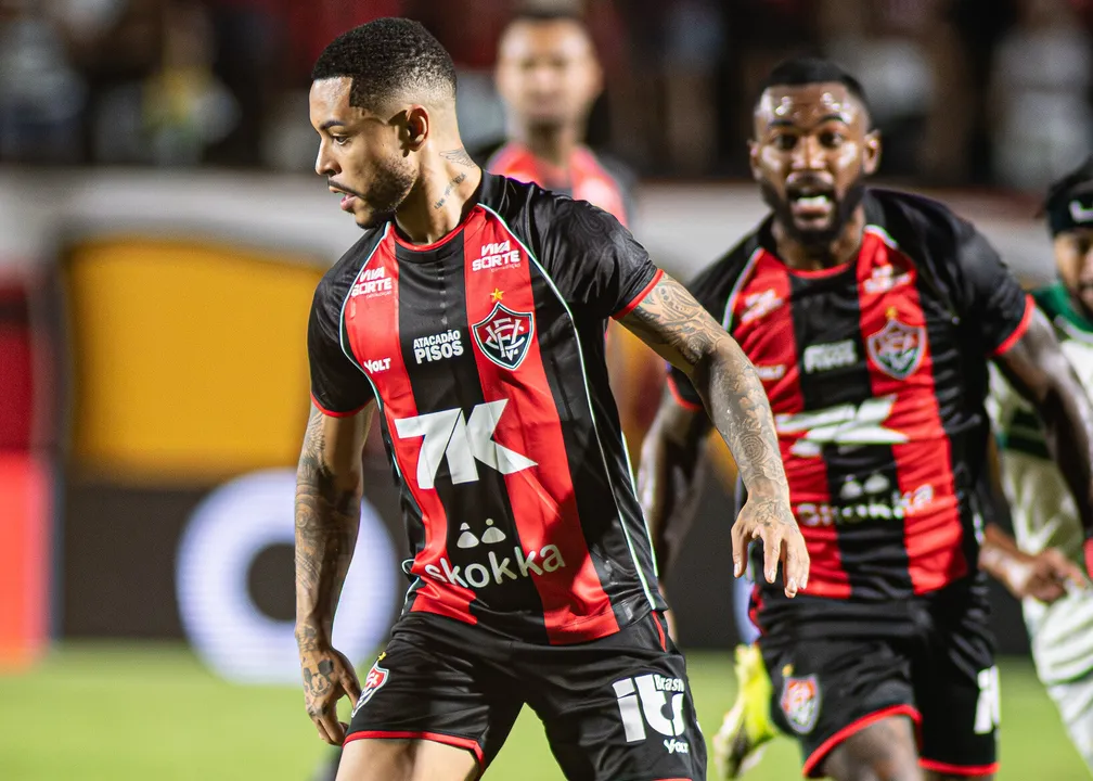 Matheuzinho e Ramon em Vitória 4x1 Coritiba