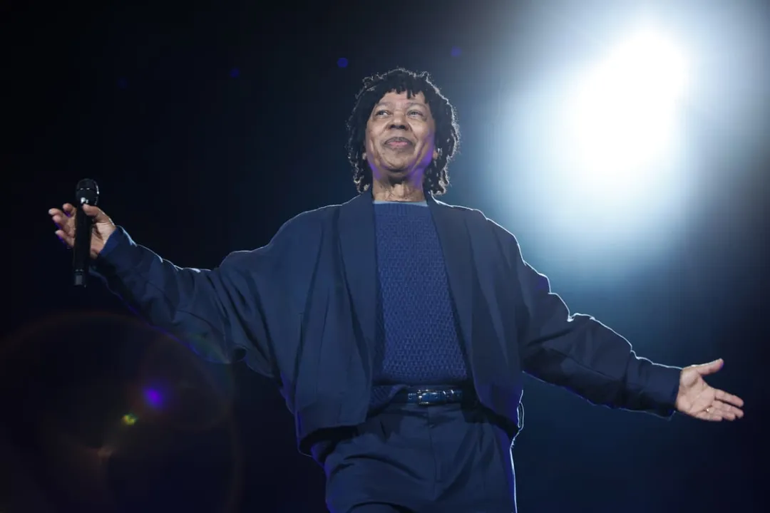 Djavan leva público ao delírio