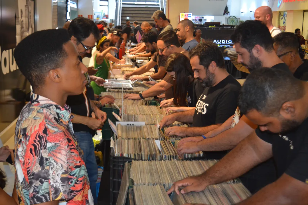 Feira do Vinil ocorre no Shopping Center Lapa