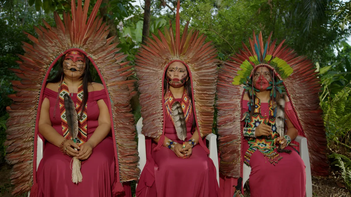 Da esquerda à direita: Rãni, Mukani e Shãkuany