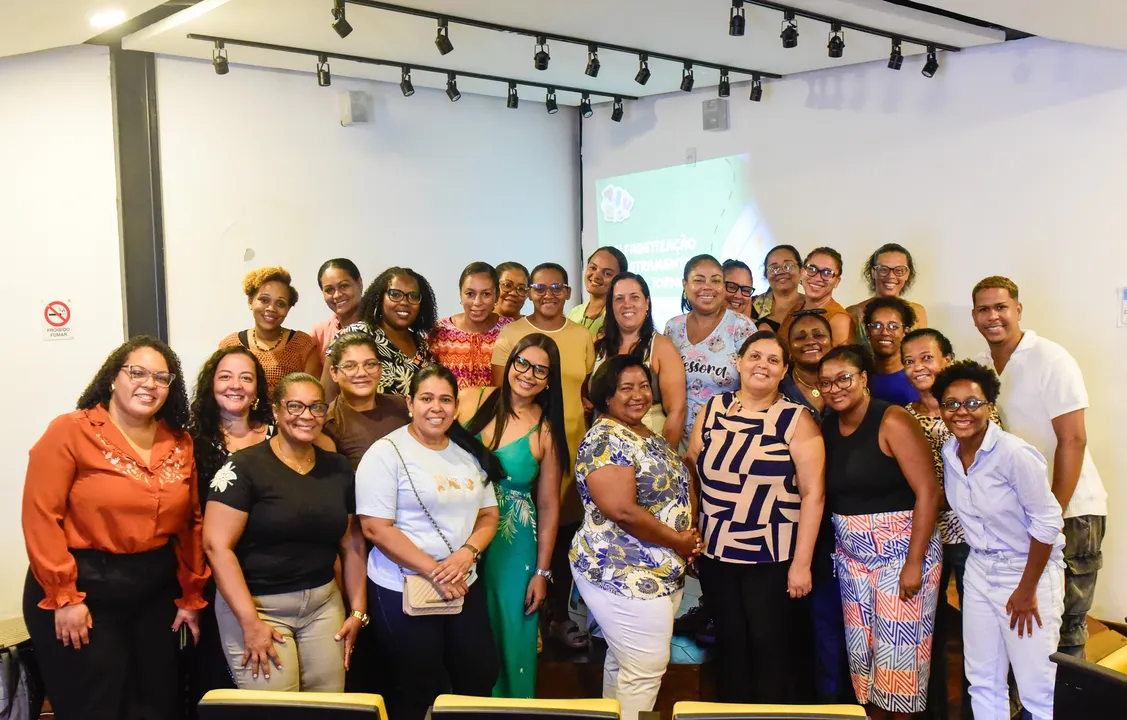Docentes de Santo Amaro participam de encontro sobre alfabetização