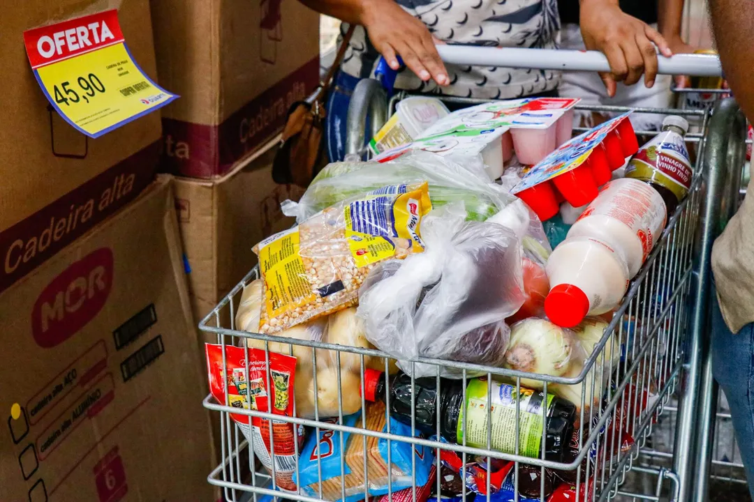 Itens como o pão francês, macarrão, eletrônicos e até a gasolina ganham um fôlego contra novos aumentos