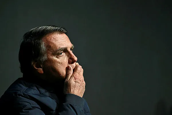 Pena de Bolsonaro pode ser reduzida para 19 anos e sete meses