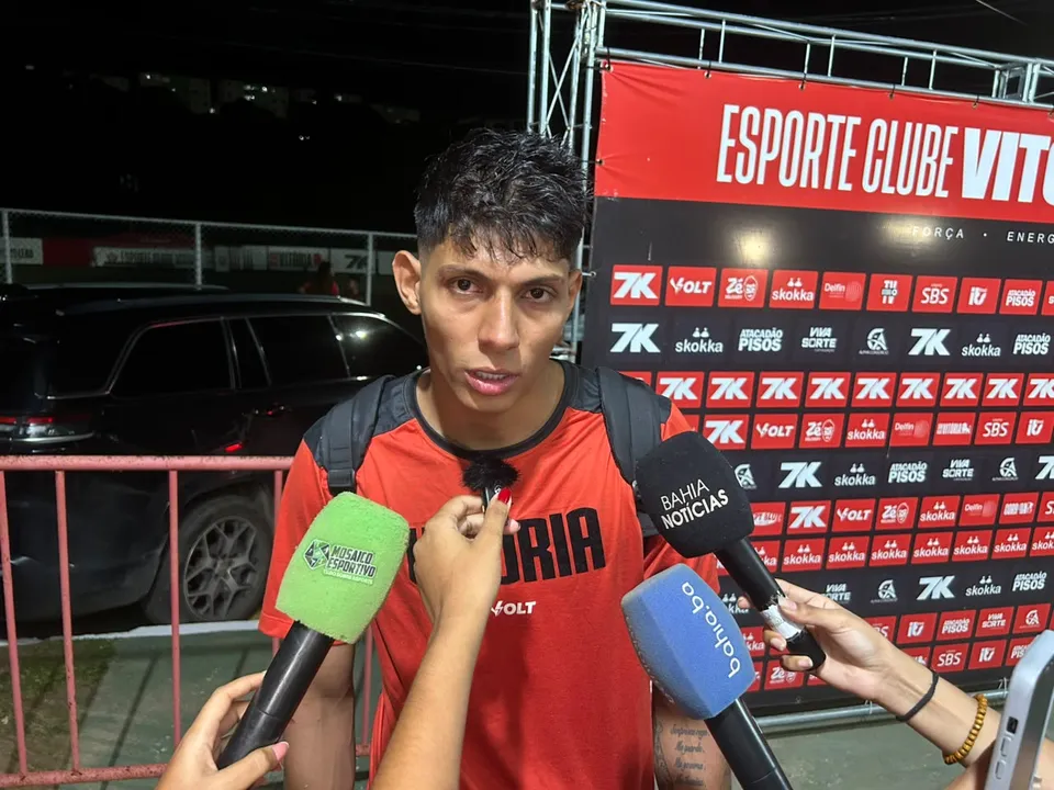 Zé Vitor, volante do Vitória