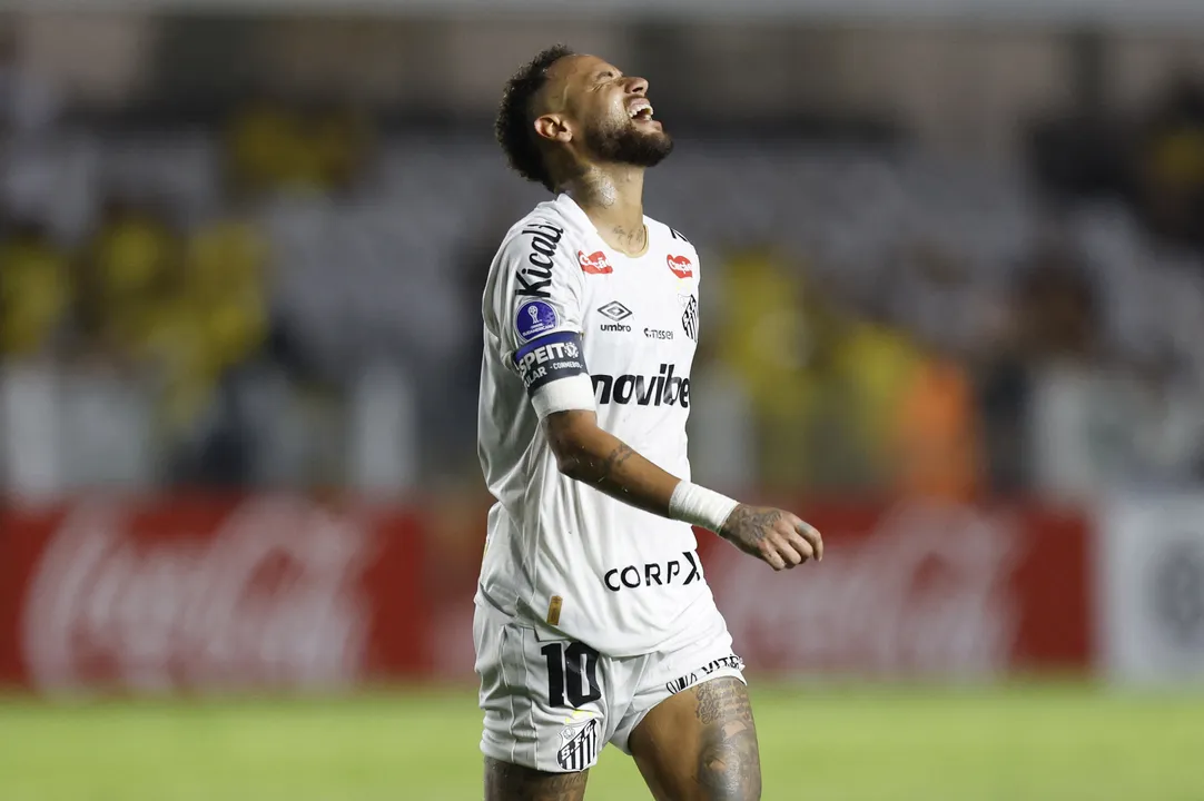 Neymar em campo pelo Santos