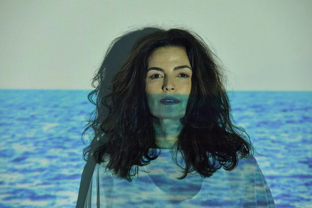 Cantora baiana Emanuelle Araújo lança seu terceiro disco solo