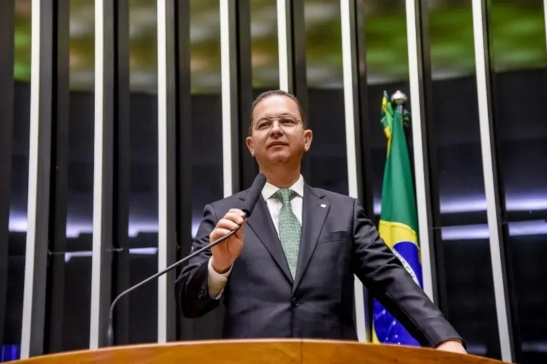 Deputado federal licenciado Alex Santana