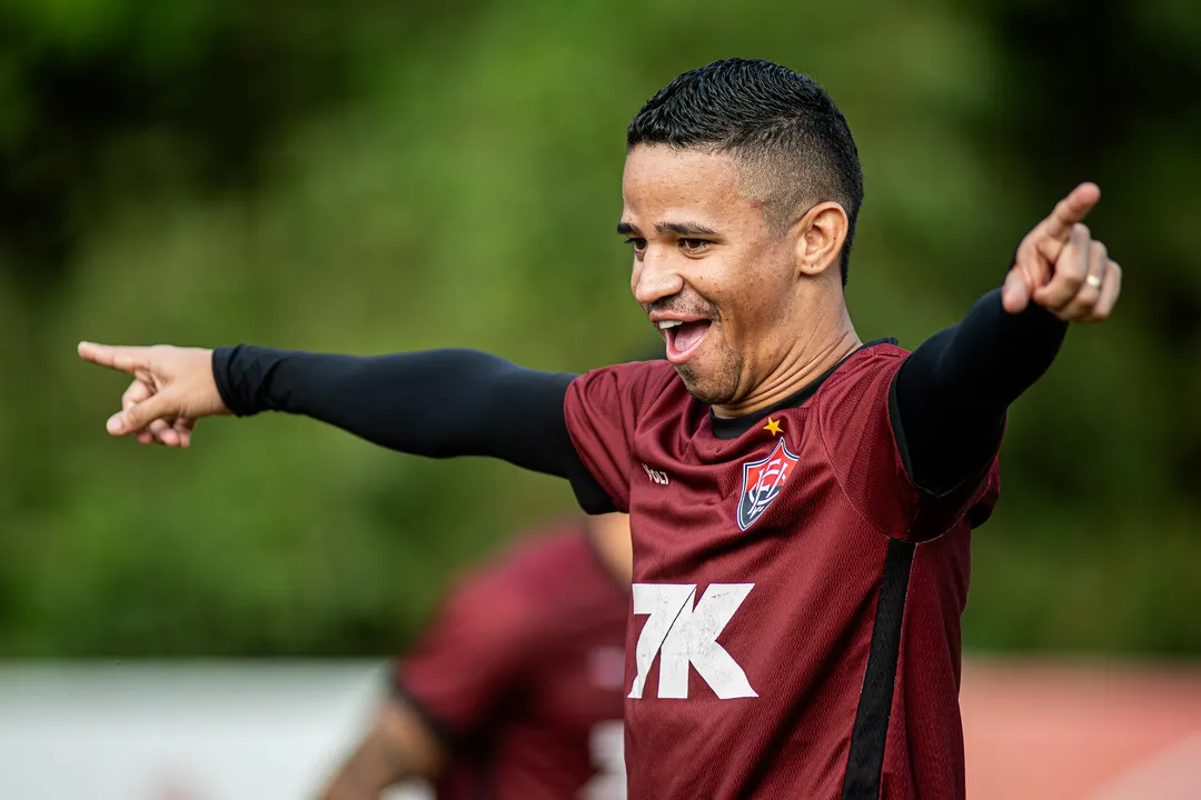 Erick durante treino do Vitória