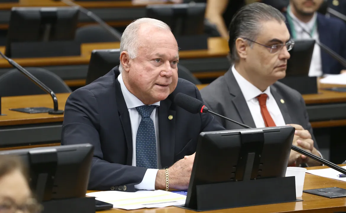 Deputado federal Paulo Azi (União-BA)