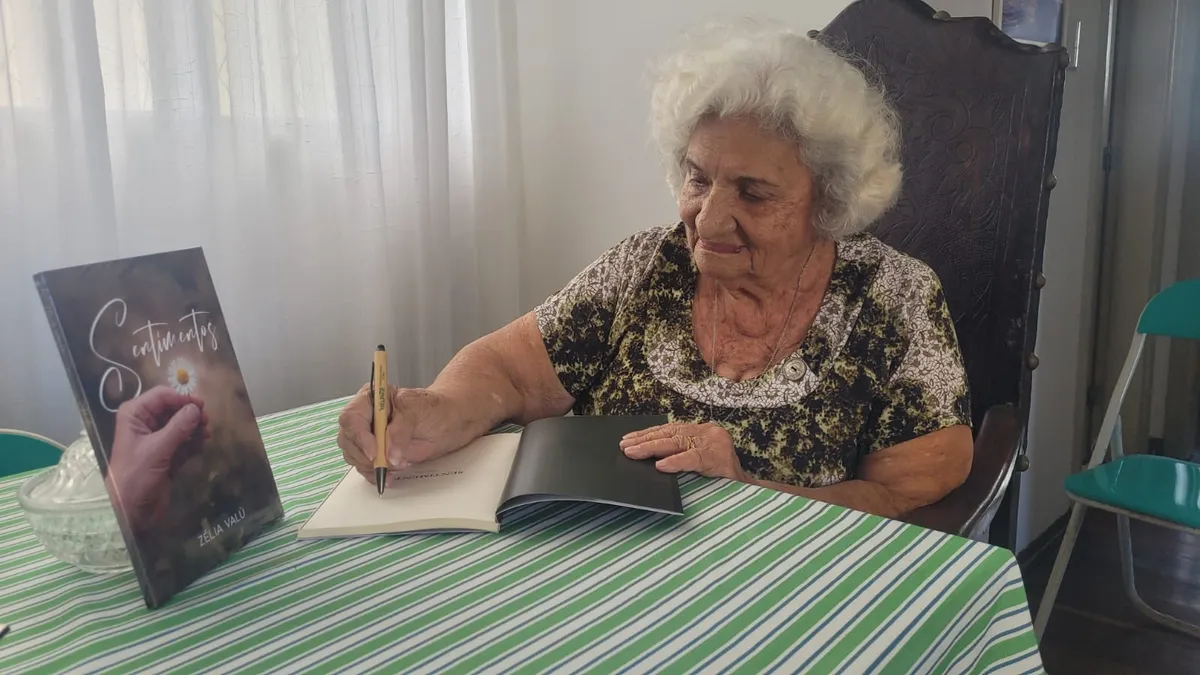 Escritora Zélia Valu