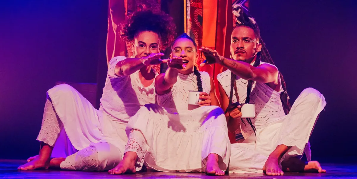 Espetáculo Akoko Lati Wa Ni - Tempo de Ser chega a Bahia