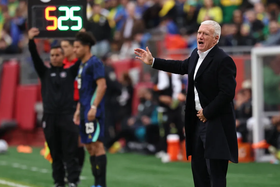 Treinador da Seleção Francesa, Didier Deschamps criticou as pausas para hidratação durante as partidas