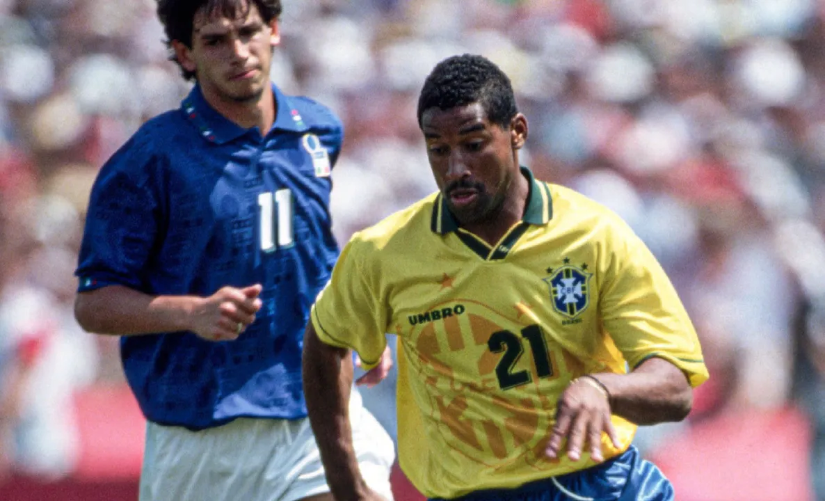 Viola em campo pela seleção brasileira