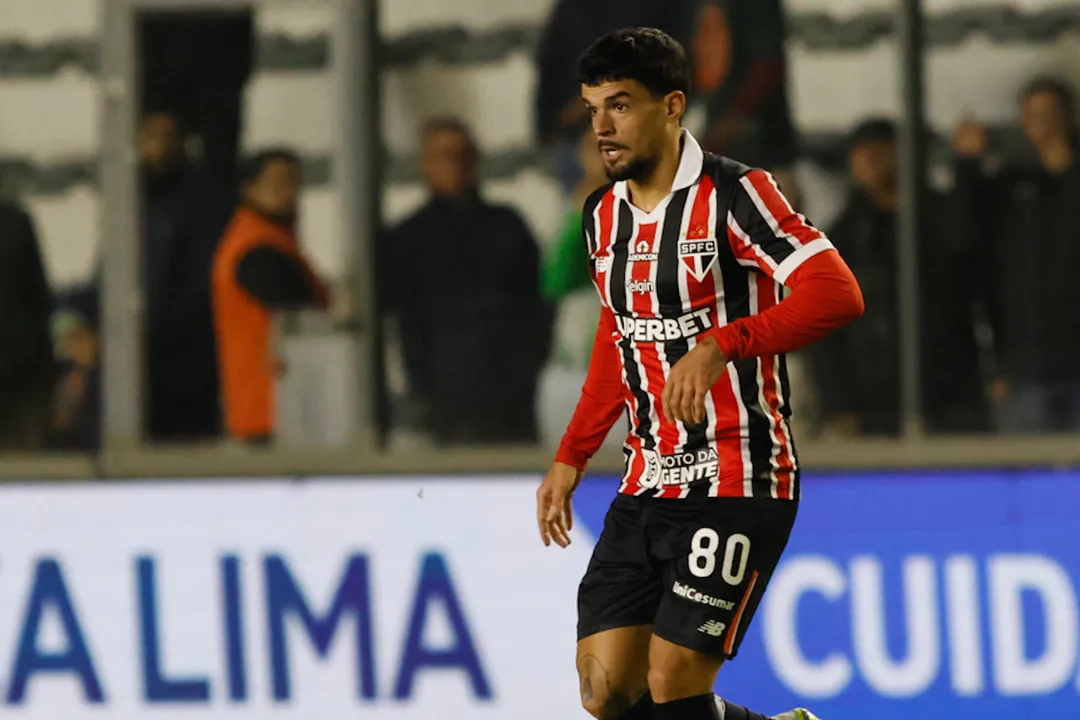 Cauly, meia ex-Bahia e atualmente no São Paulo
