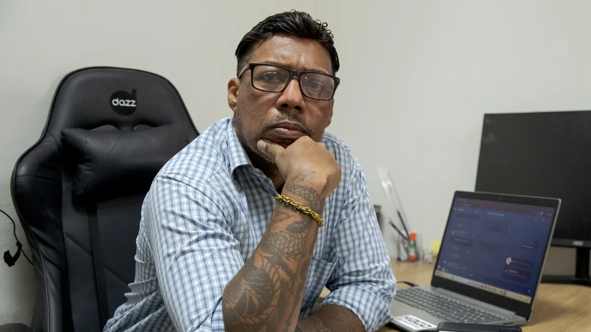 Agora, Marcus tenta refazer a carreira profissional